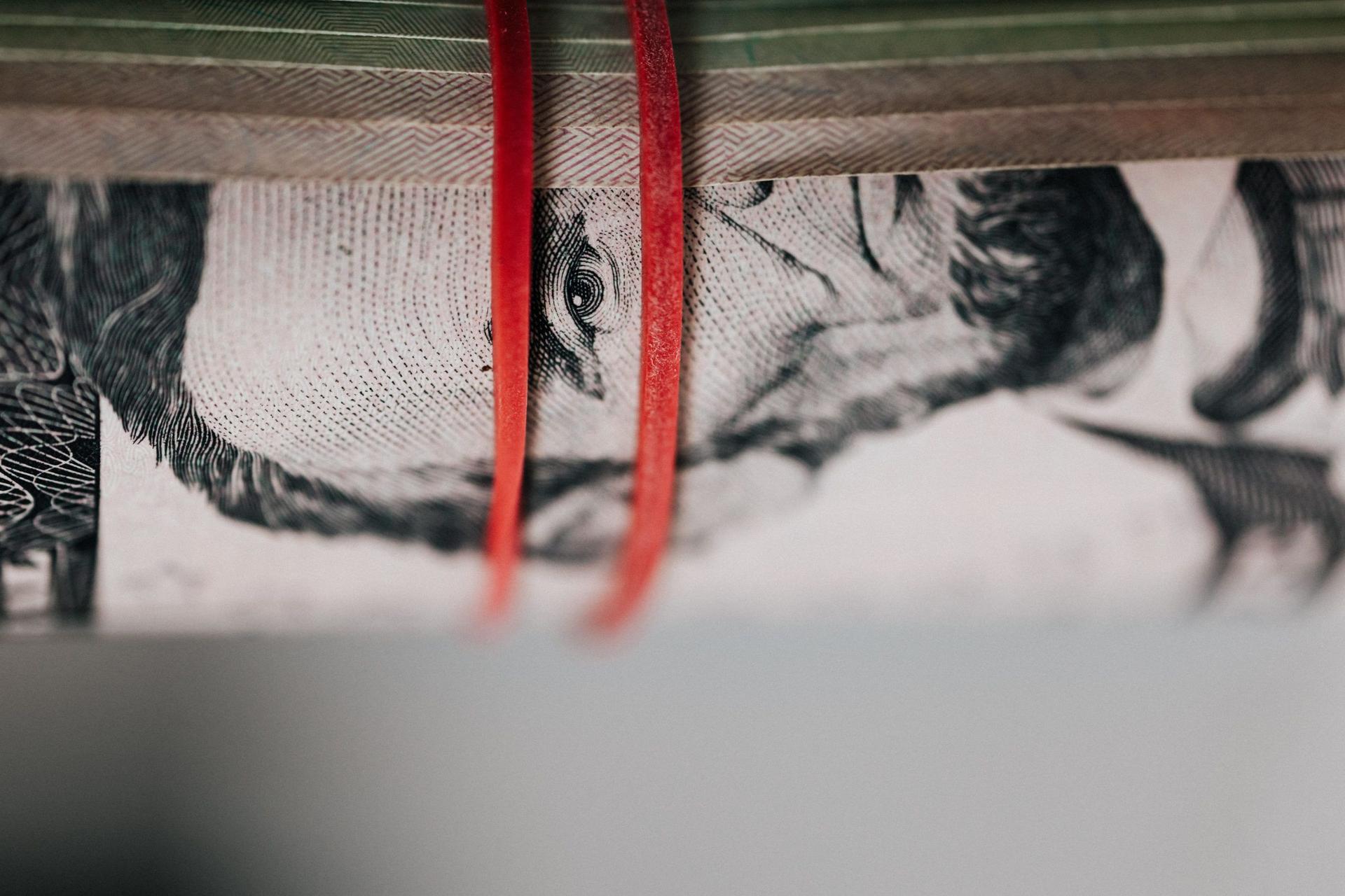 3 things to do in order to avoid a cash flow crisis-image